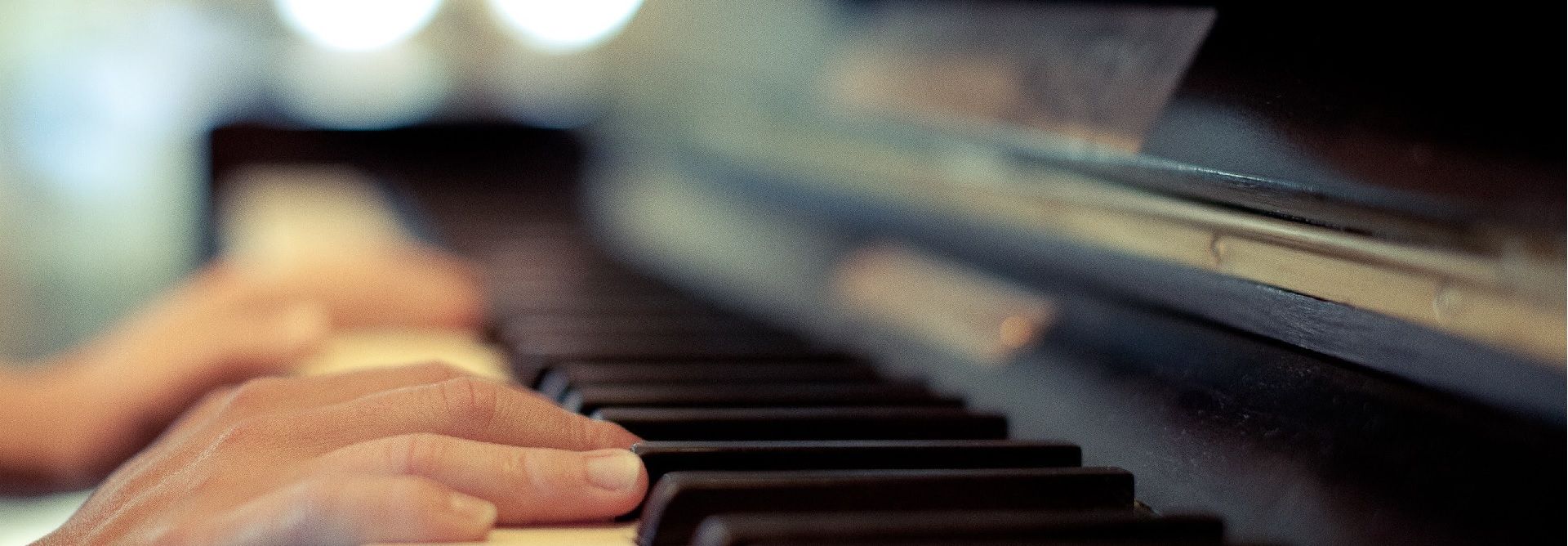 piano_playing.jpg